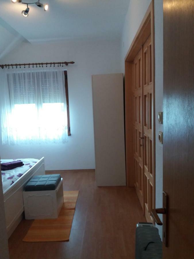 Blue Moon Apartment Licko Petrovo Selo ภายนอก รูปภาพ