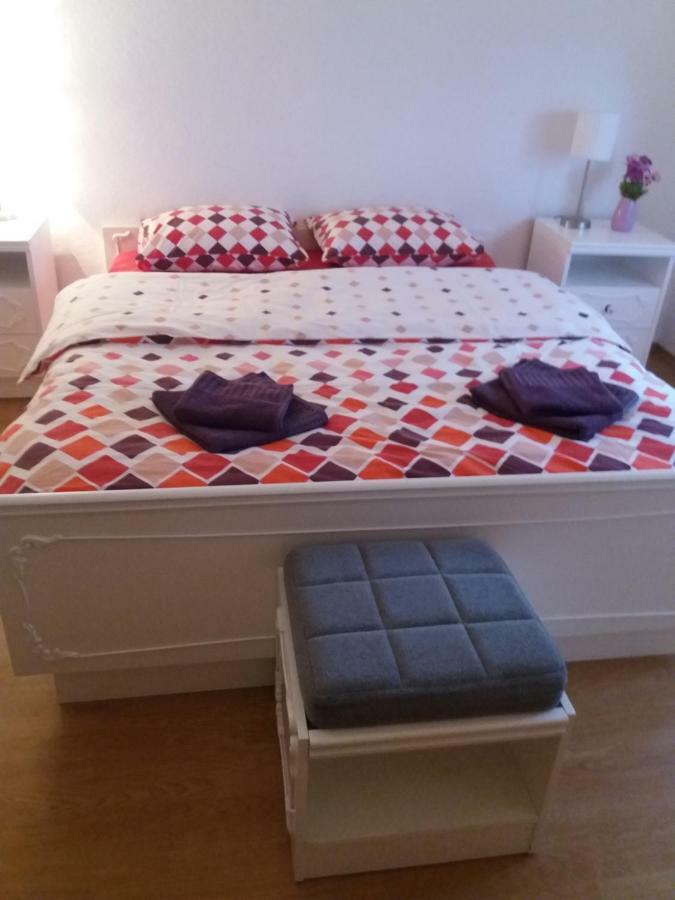 Blue Moon Apartment Licko Petrovo Selo ภายนอก รูปภาพ